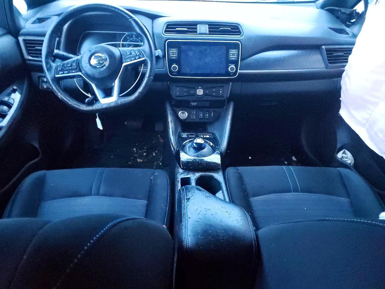 2021 NISSAN LEAF