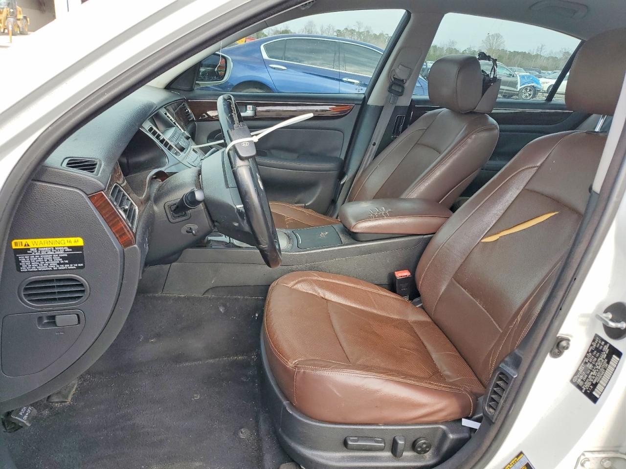 2013 HYUNDAI GENESIS