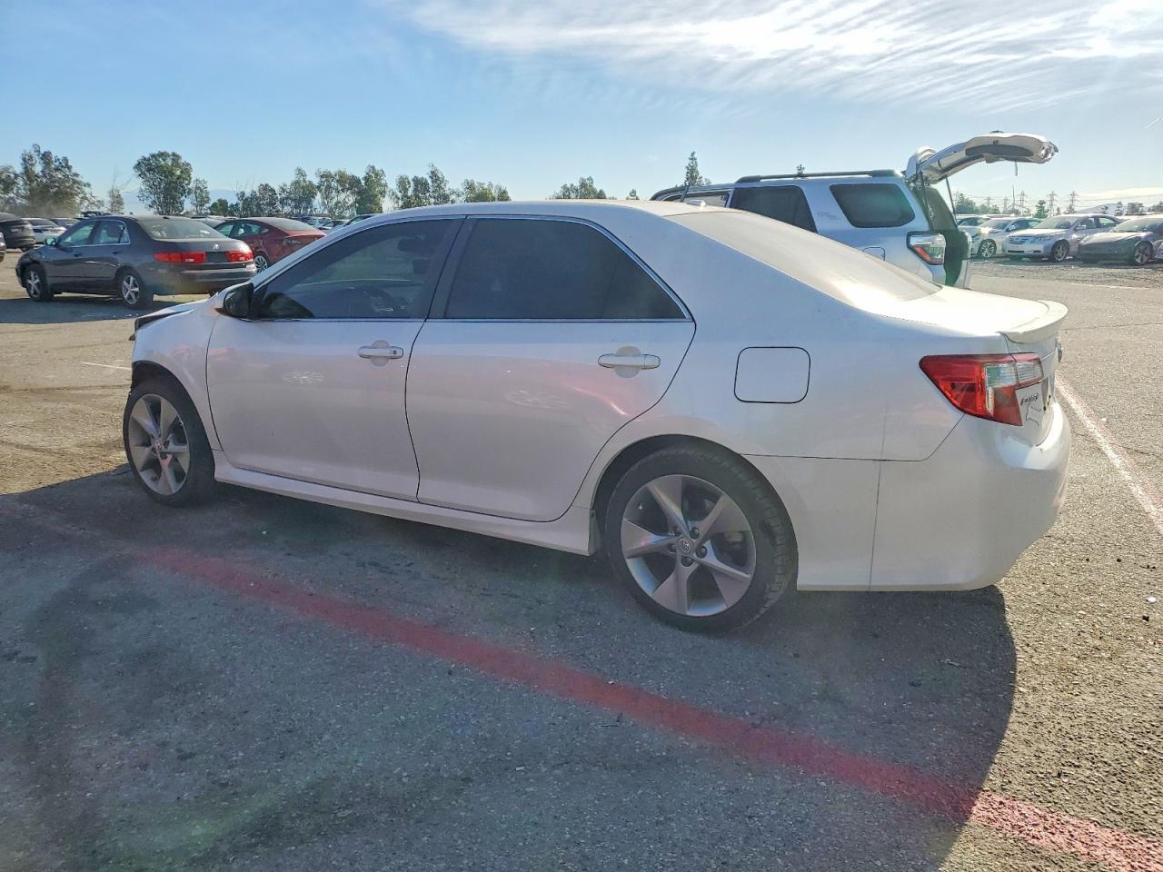 2014 TOYOTA CAMRY
