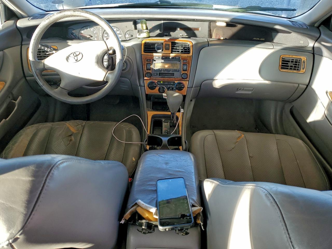 2003 TOYOTA Avalon