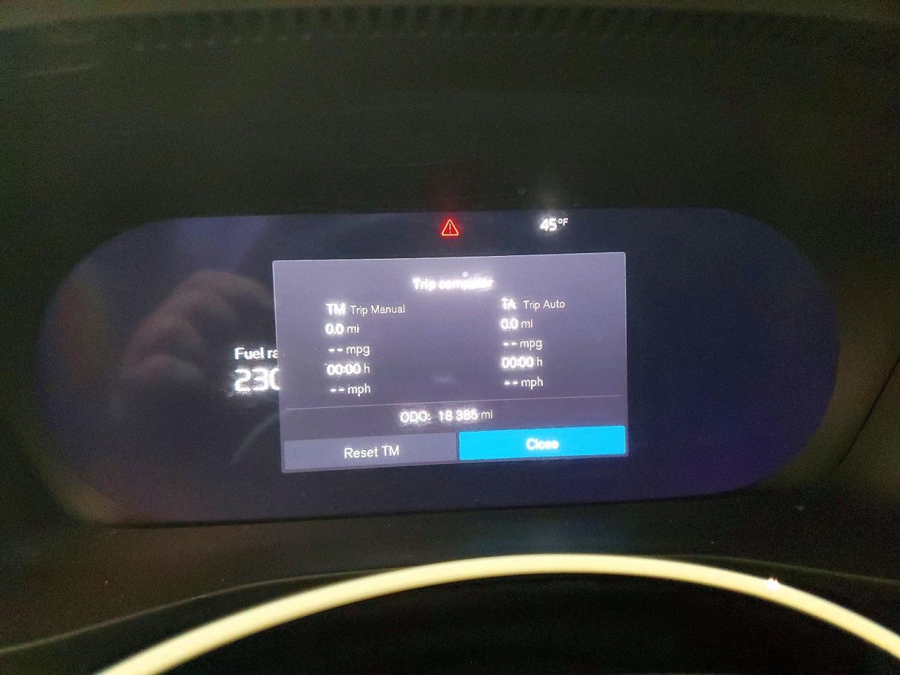 2025 VOLVO XC40