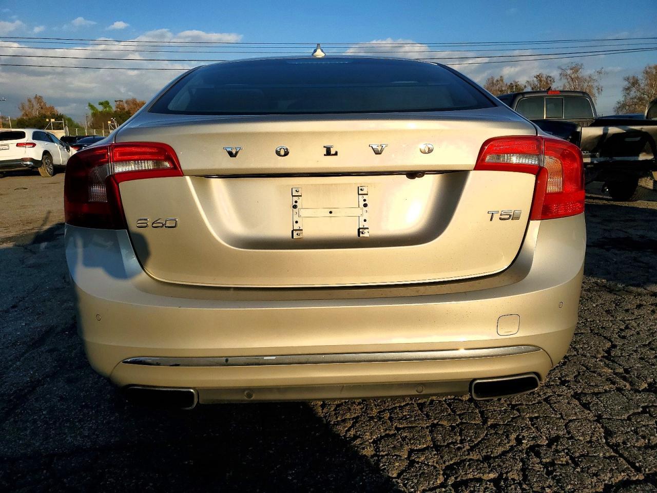 2018 VOLVO S60