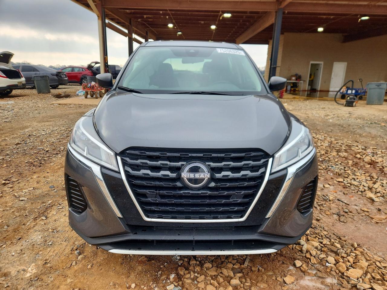 2024 NISSAN KICKS