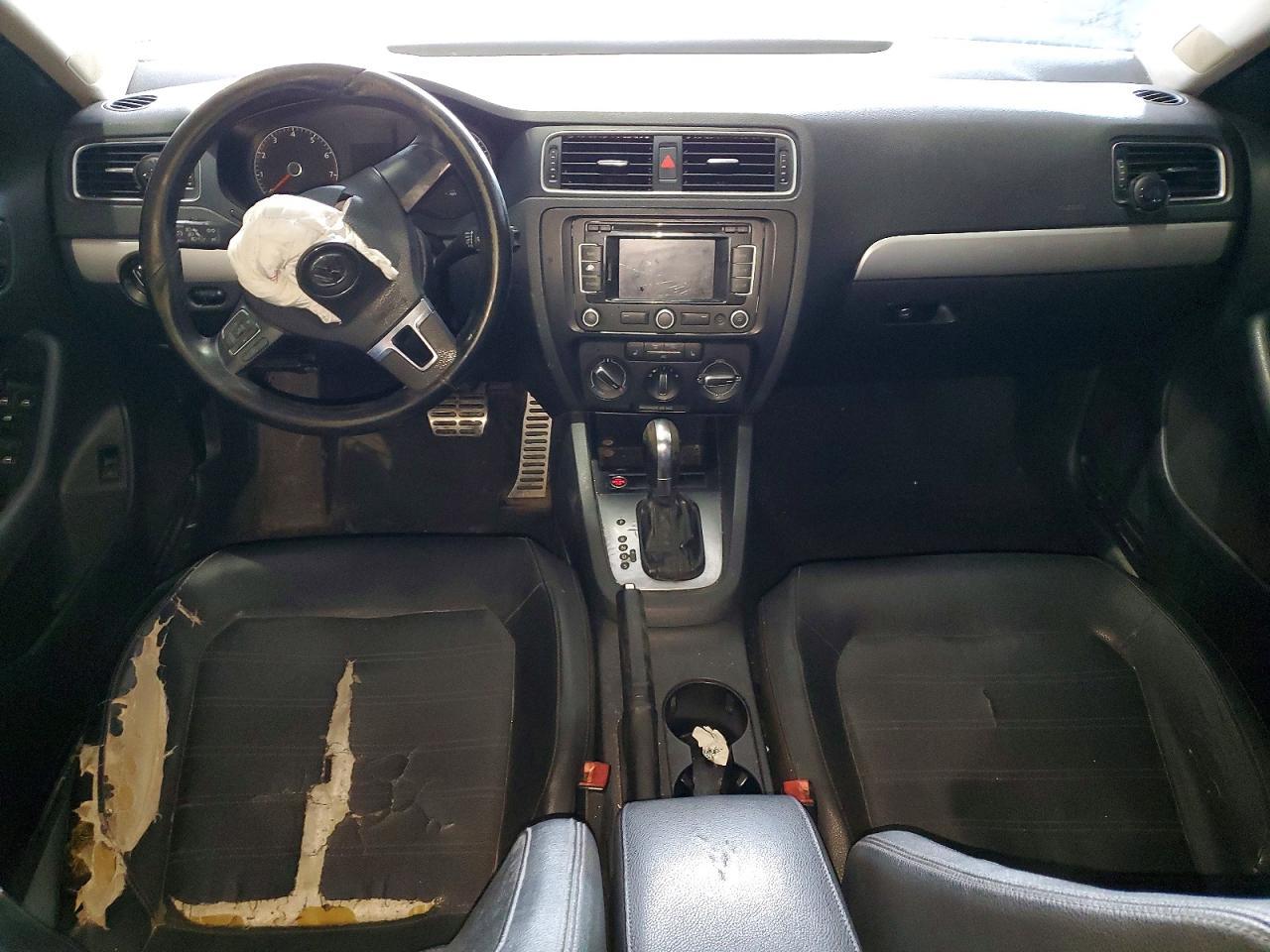 2011 VOLKSWAGEN JETTA
