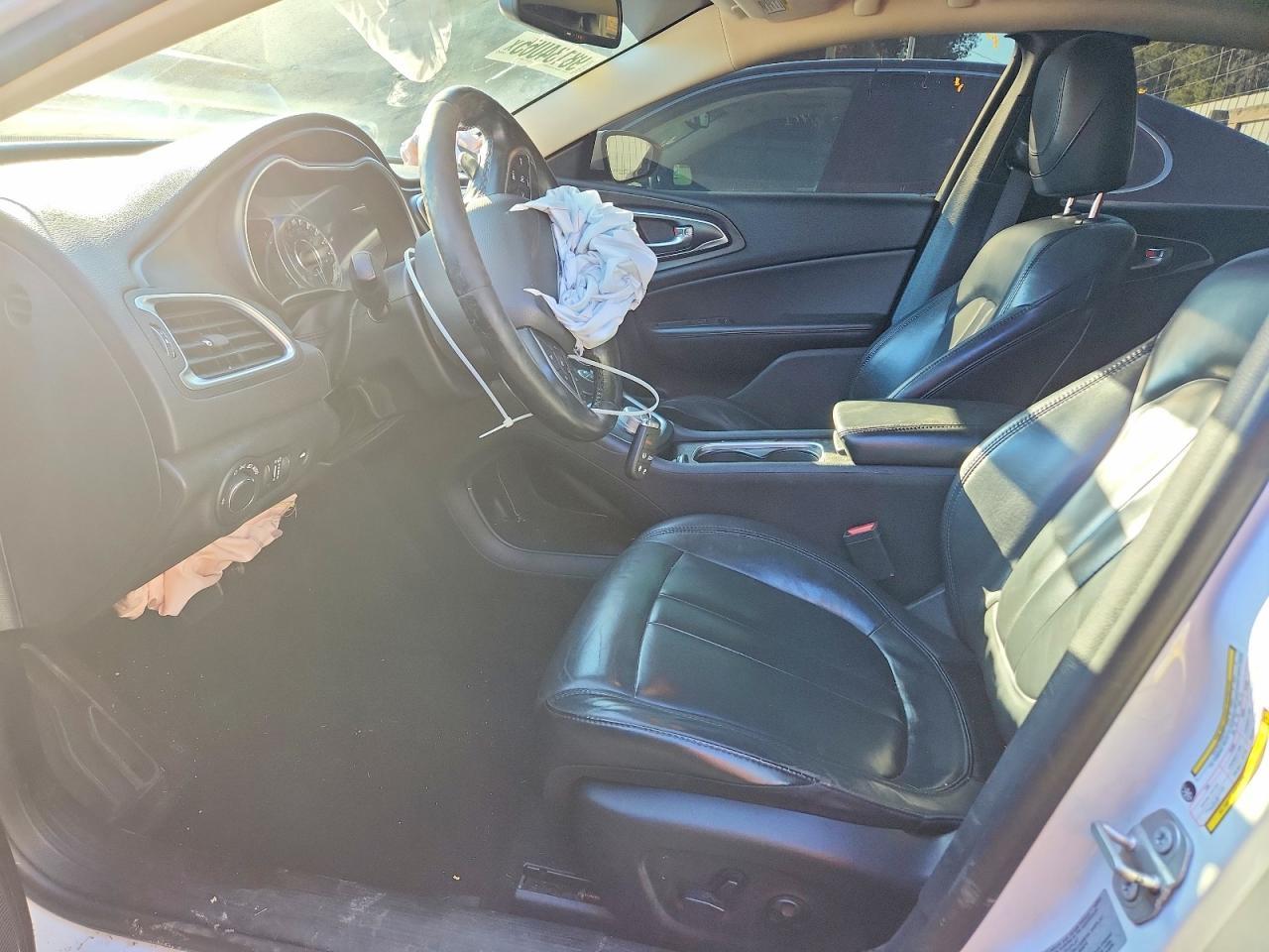 2017 CHRYSLER 200