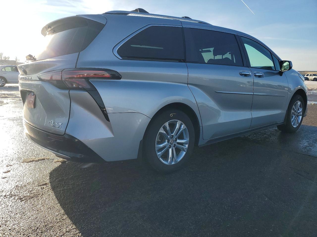 2023 TOYOTA SIENNA