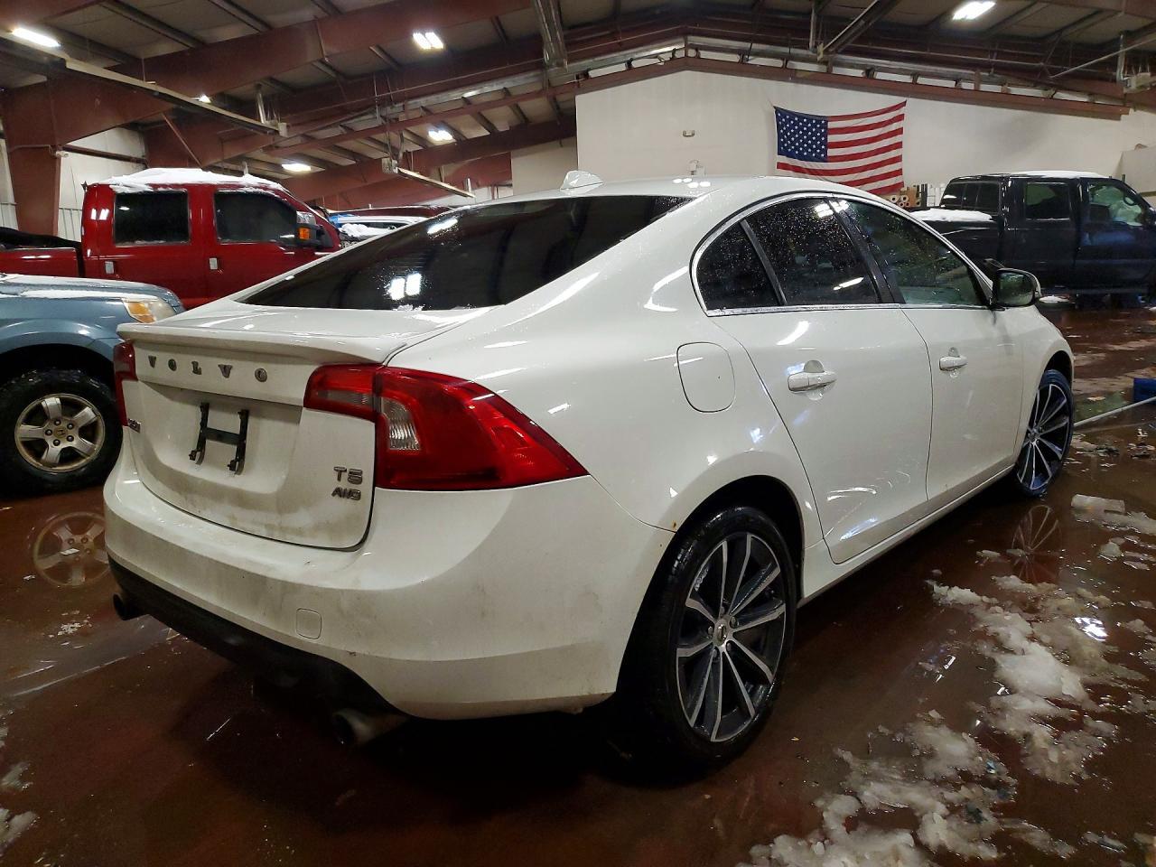 2013 VOLVO S60