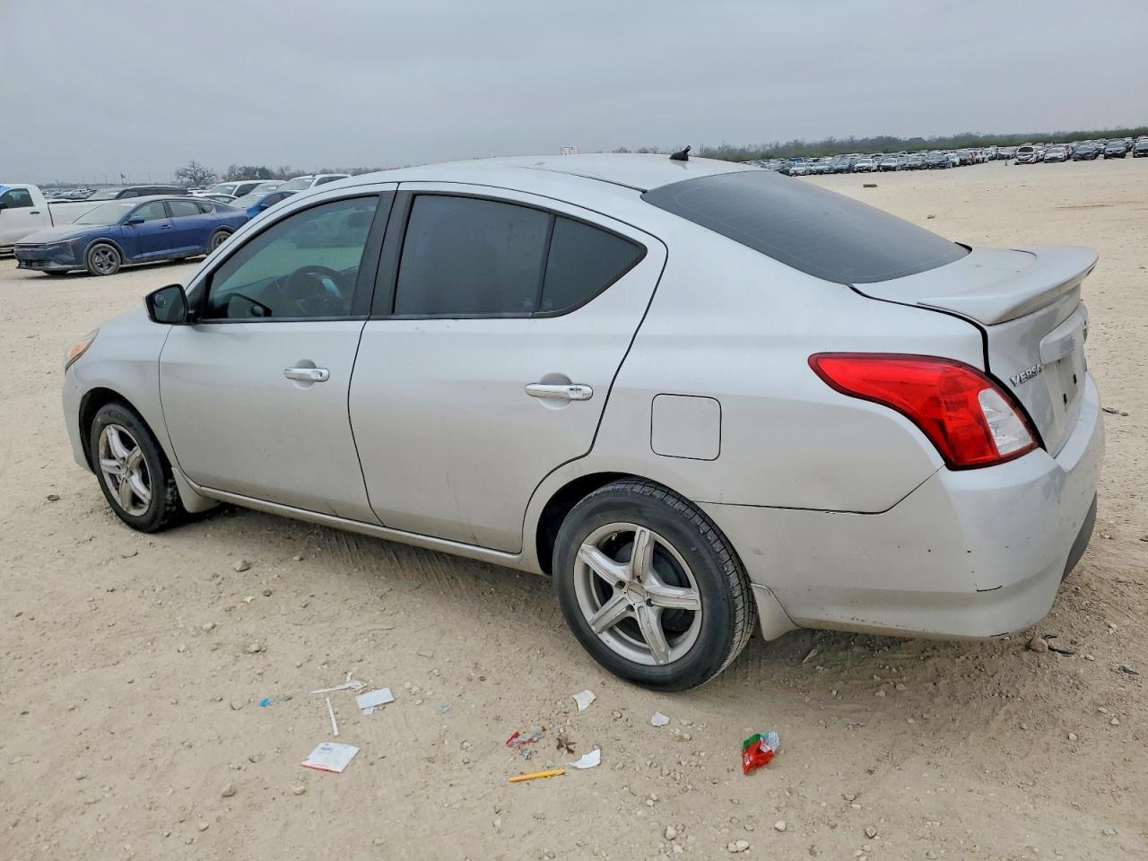 2016 NISSAN VERSA