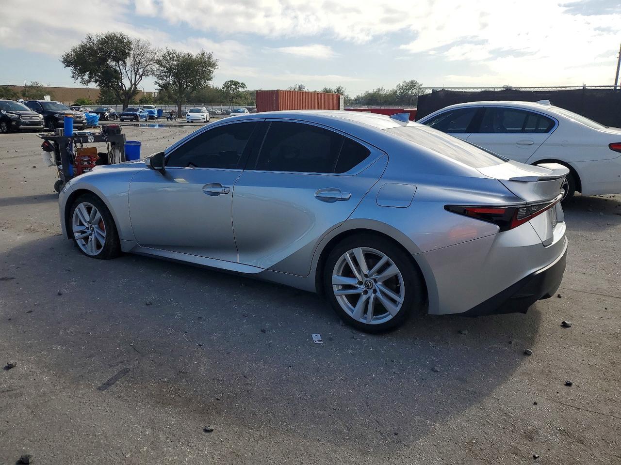 2021 LEXUS IS 300