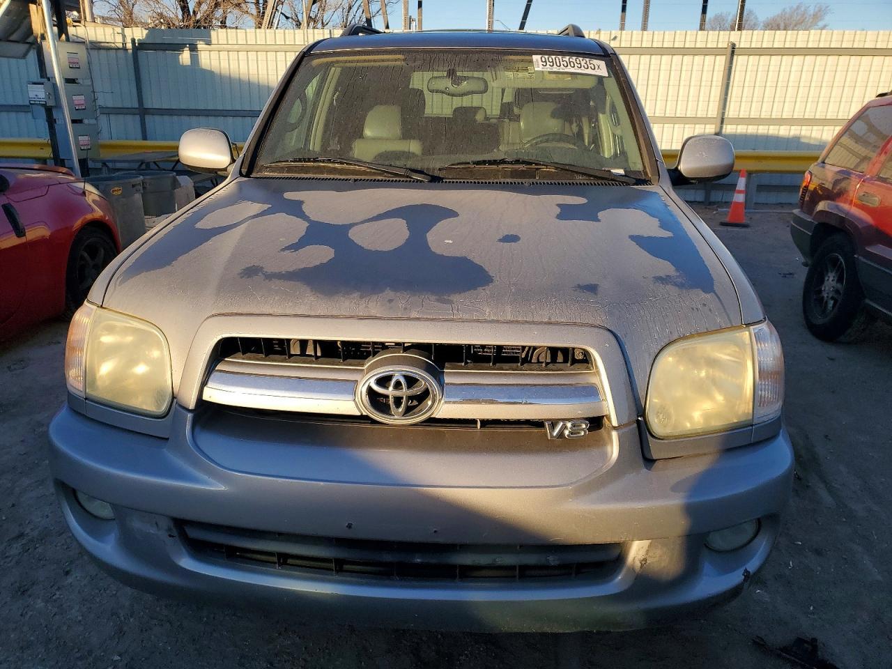 2005 TOYOTA Sequoia
