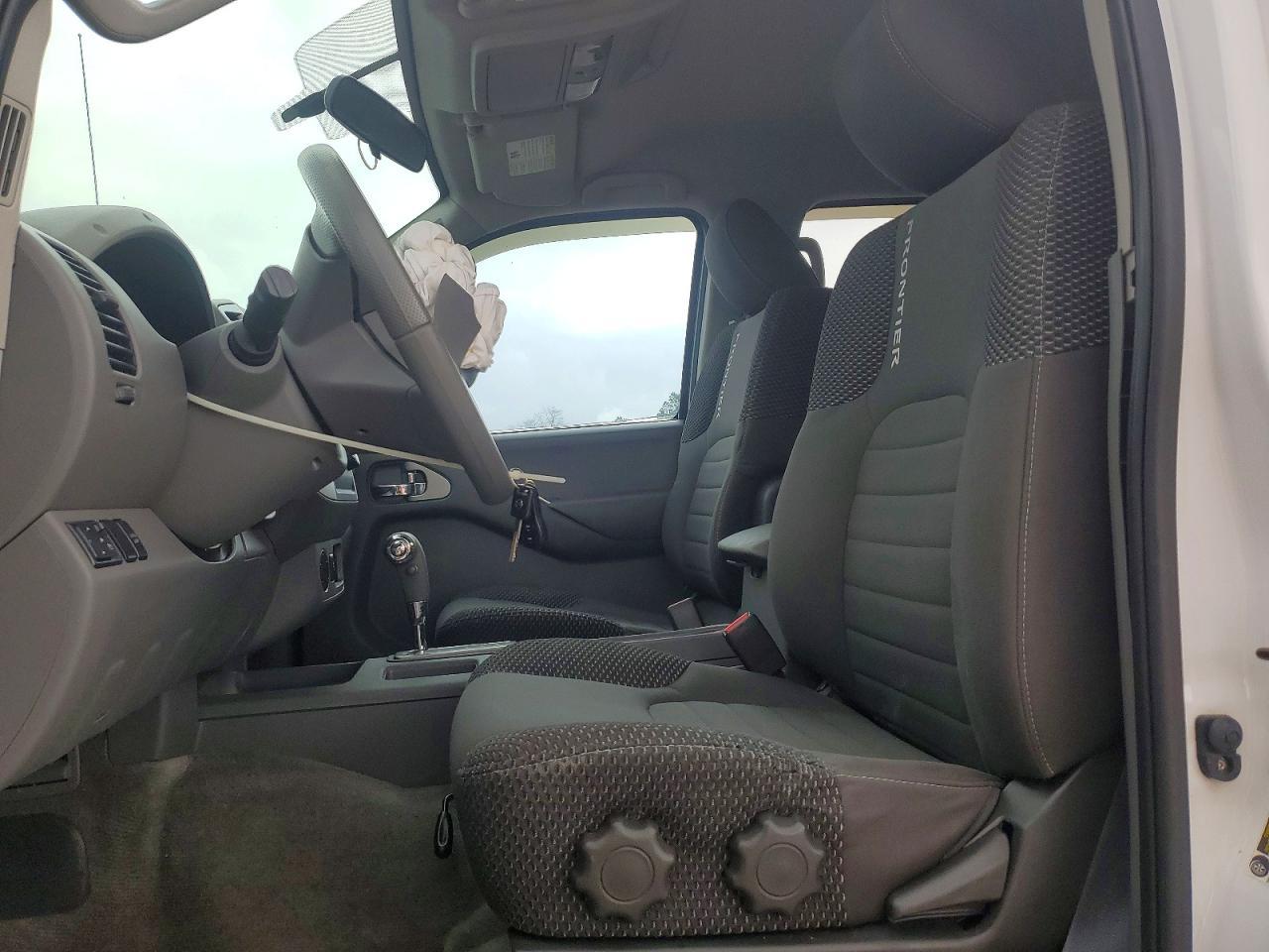 2012 NISSAN Frontier