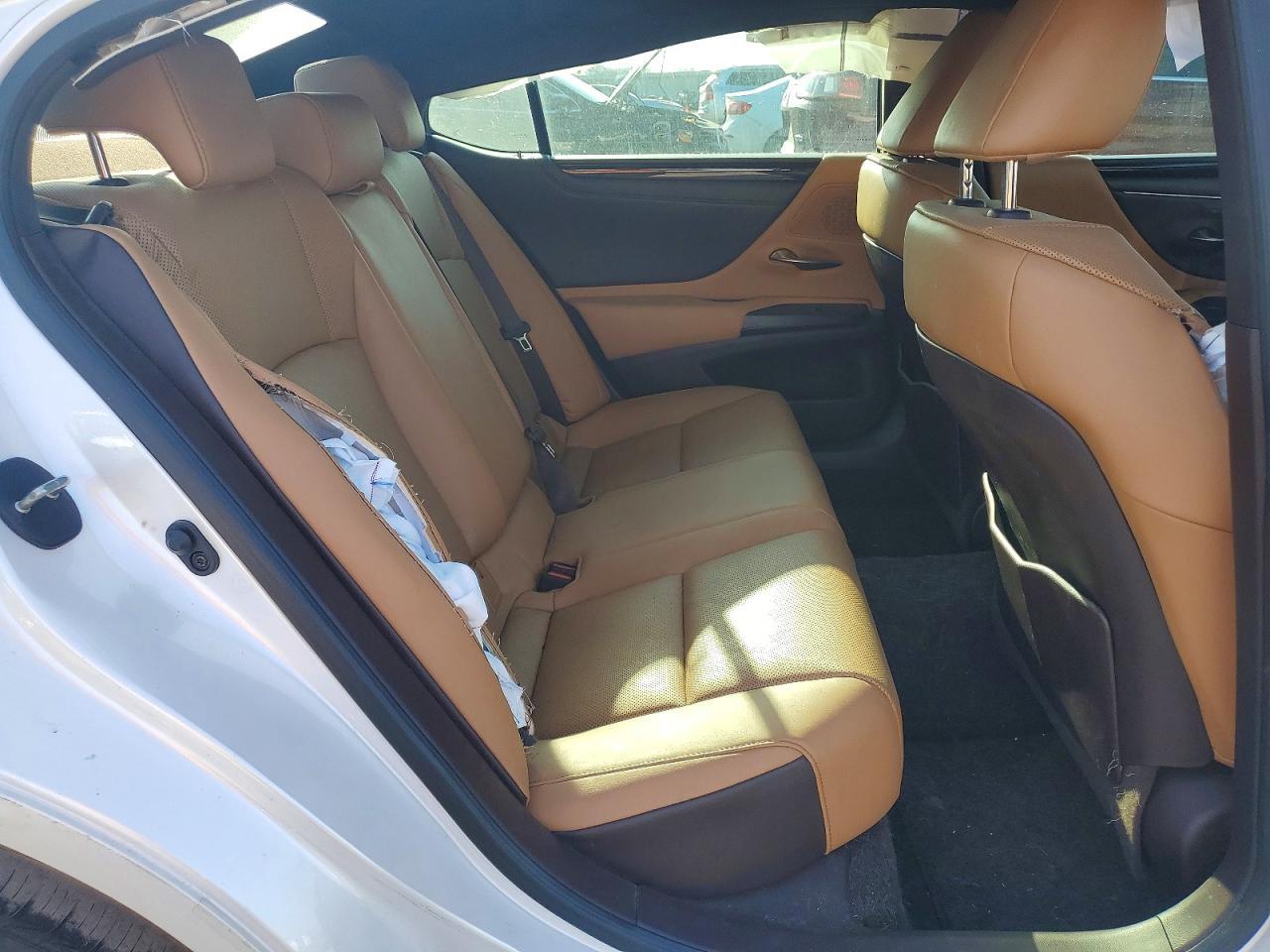 2021 LEXUS ES 250