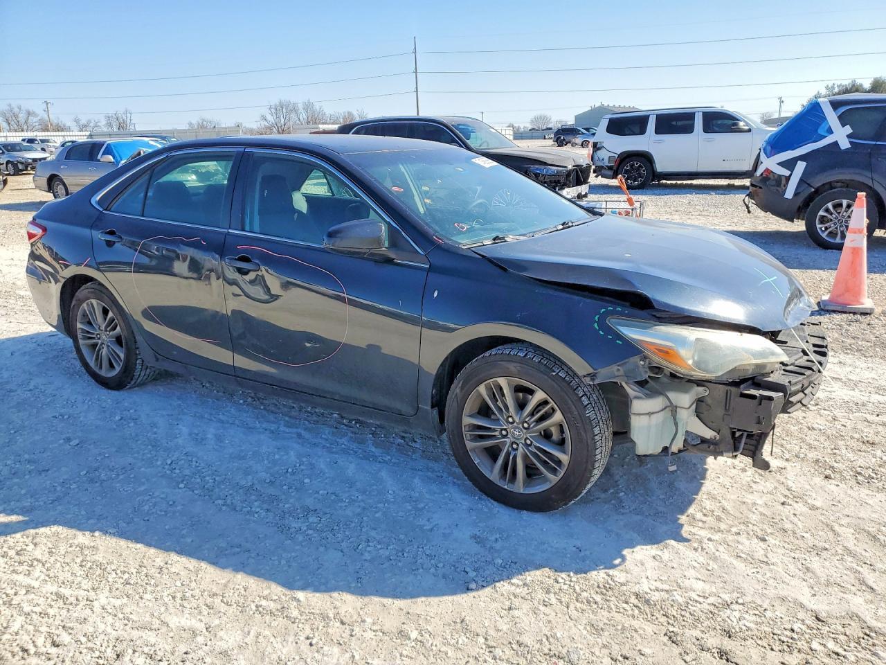2016 TOYOTA CAMRY