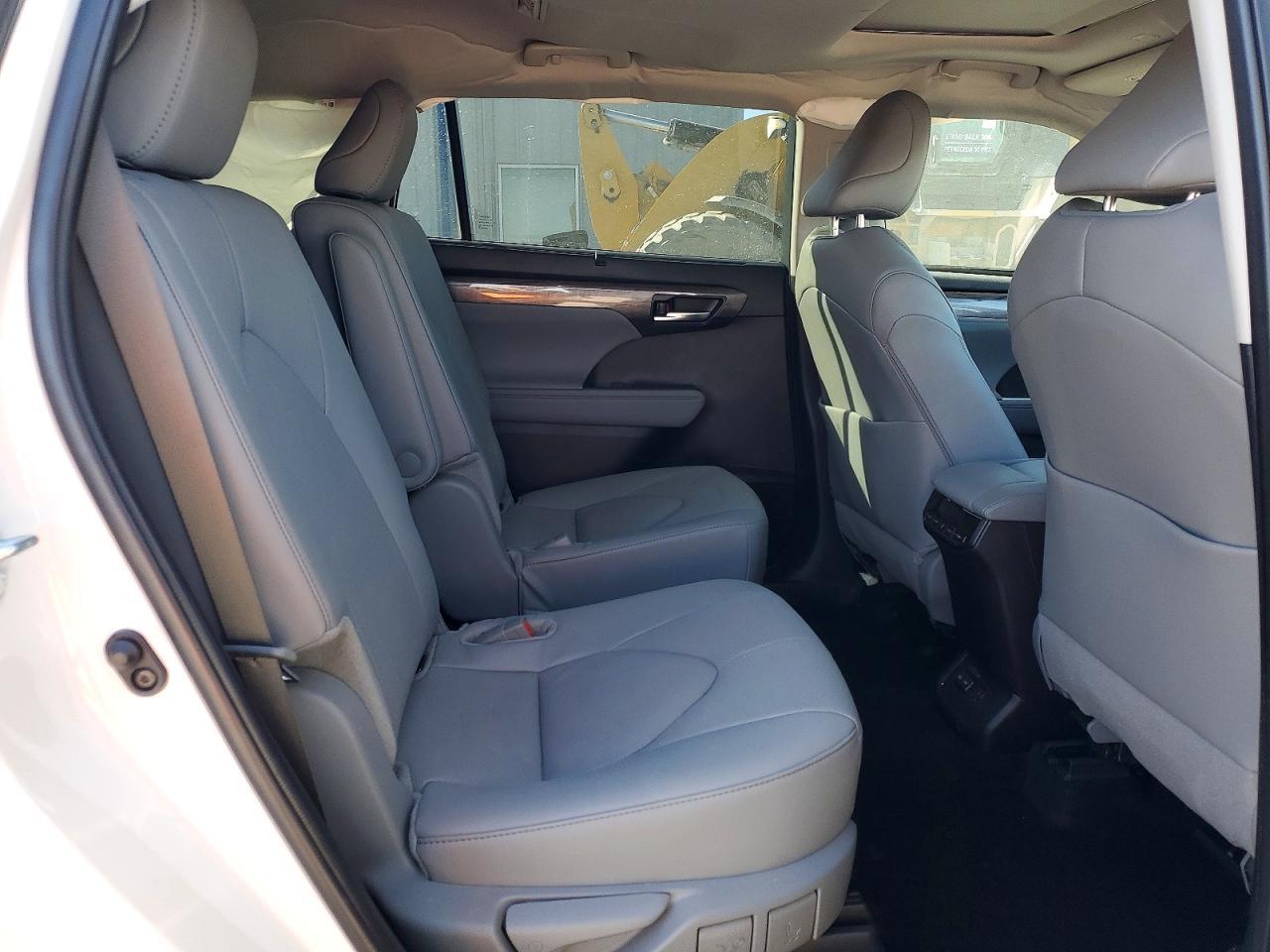 2024 TOYOTA HIGHLANDER