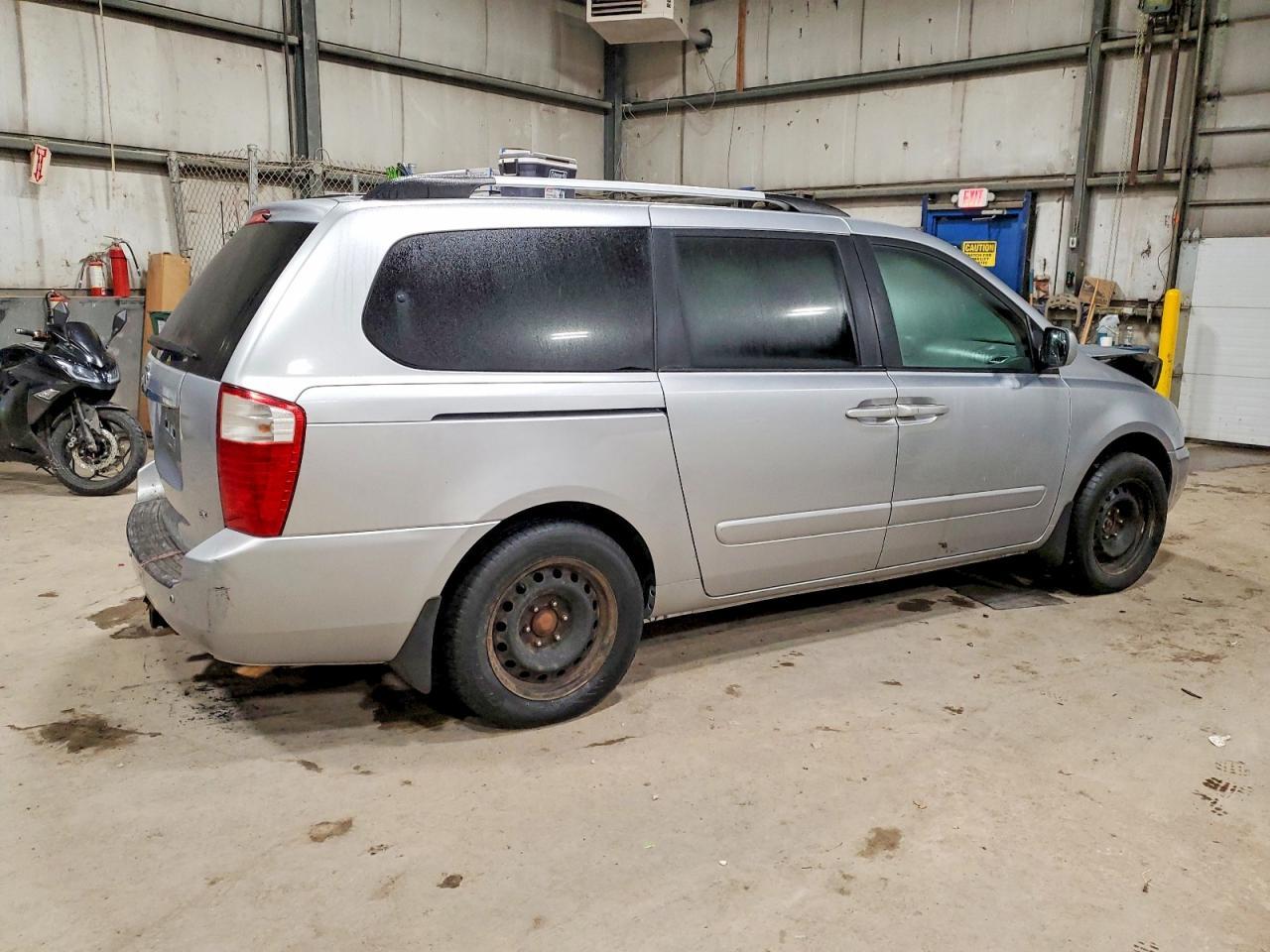 2010 KIA SEDONA