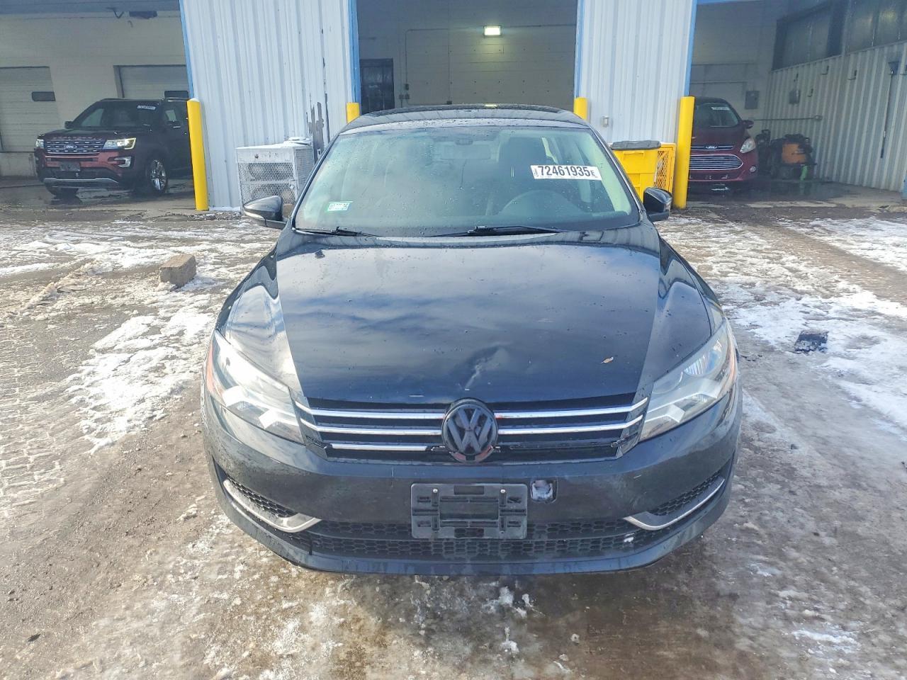 2012 VOLKSWAGEN Passat