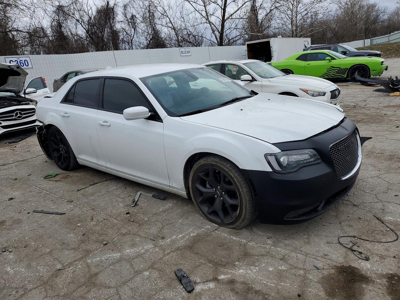 2019 CHRYSLER 300
