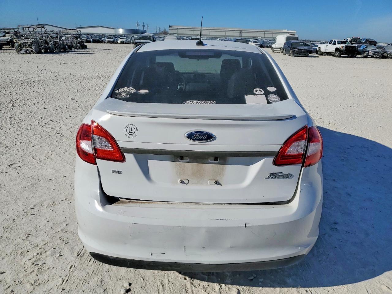 2011 FORD Fiesta