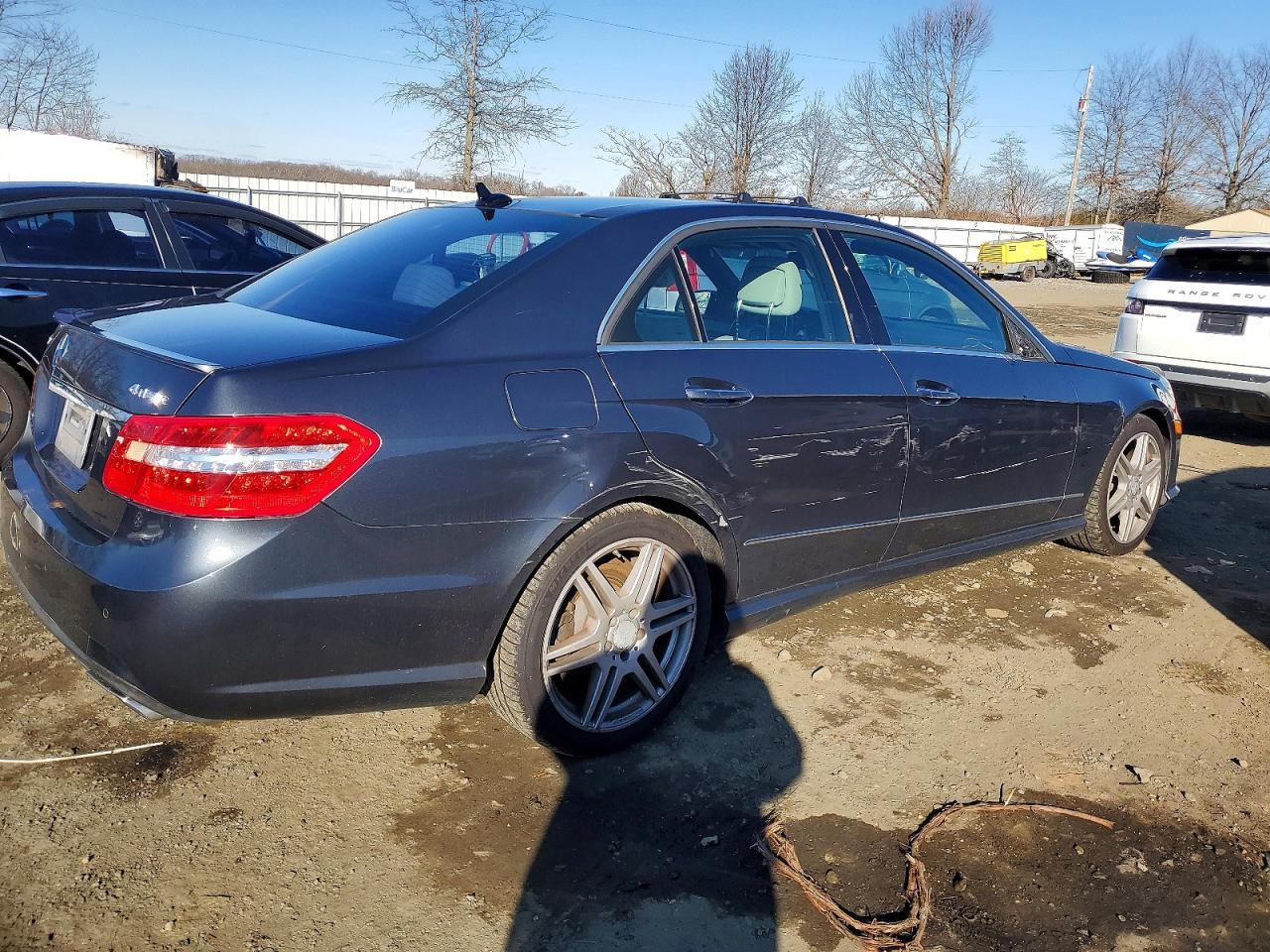2011 MERCEDES-BENZ E-Class