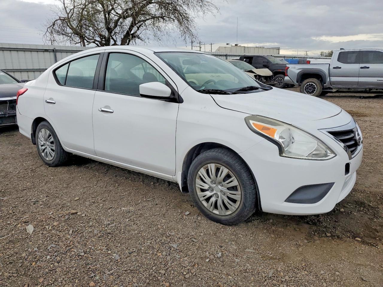 2016 NISSAN VERSA