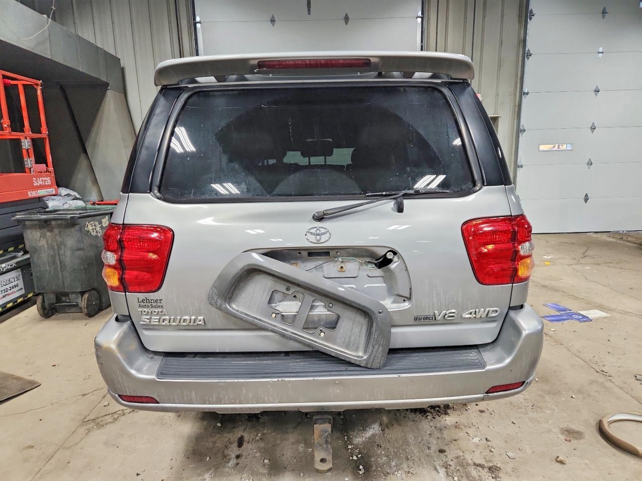 2002 TOYOTA Sequoia