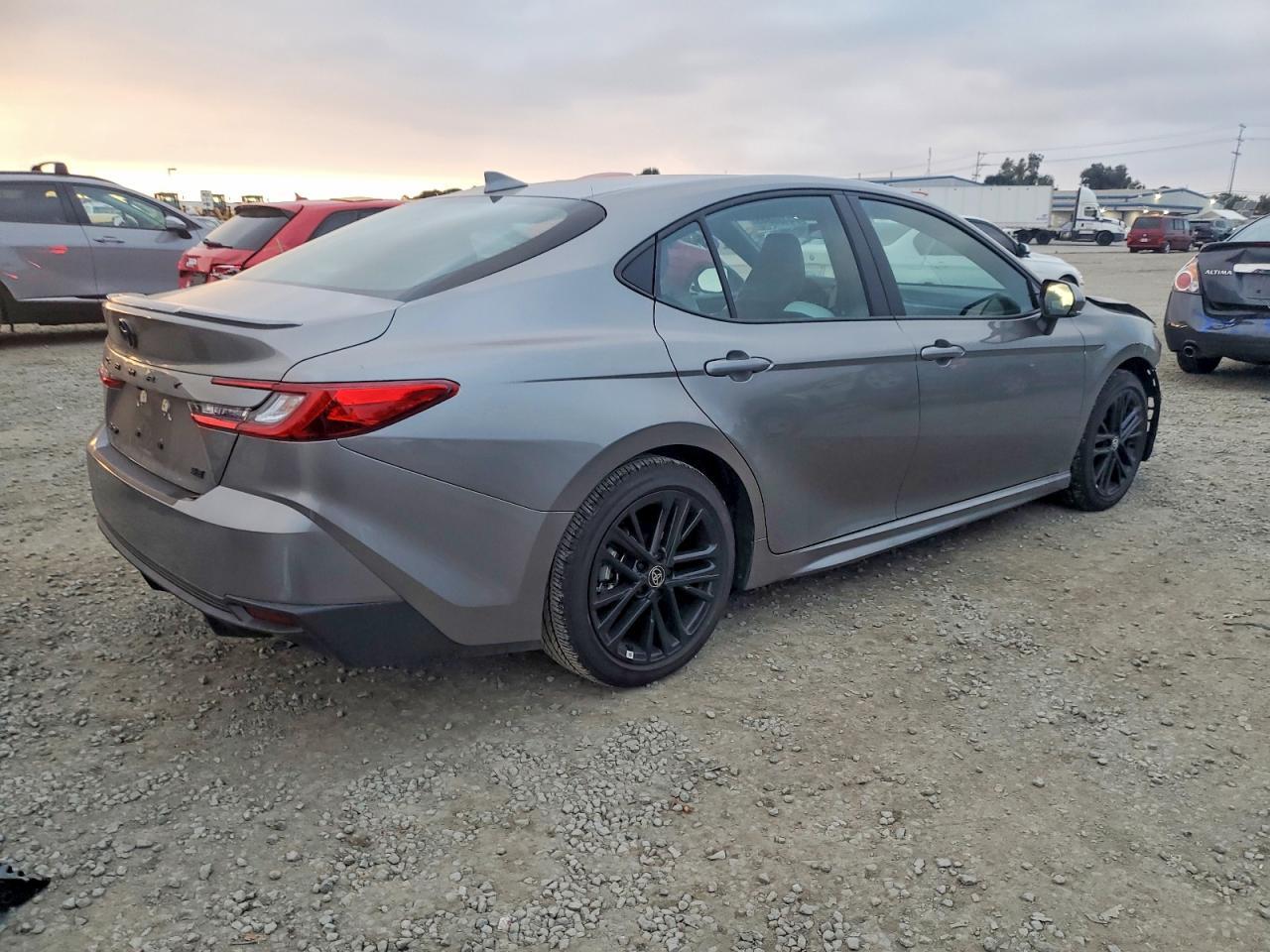 2025 TOYOTA CAMRY
