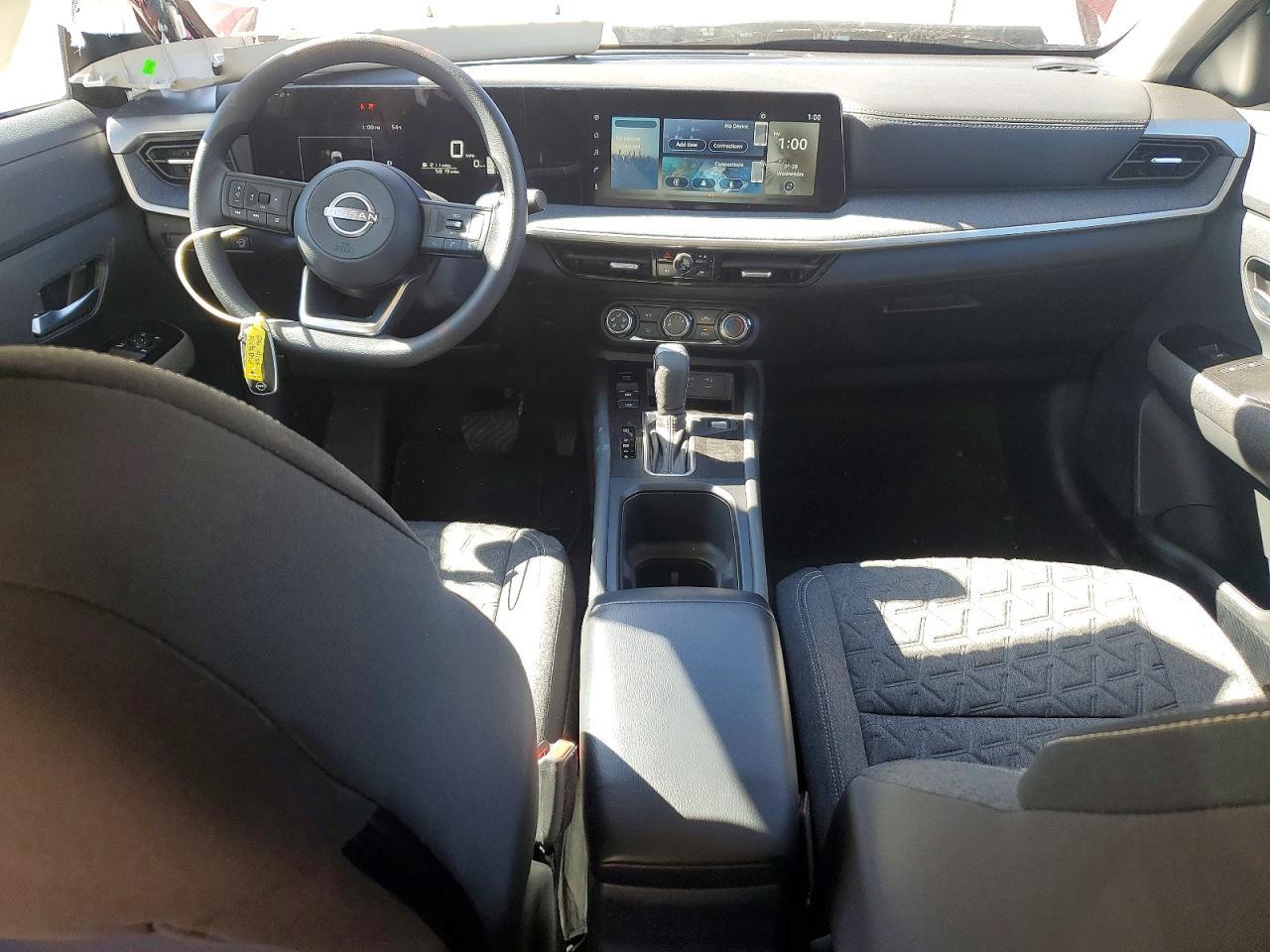 2025 NISSAN KICKS