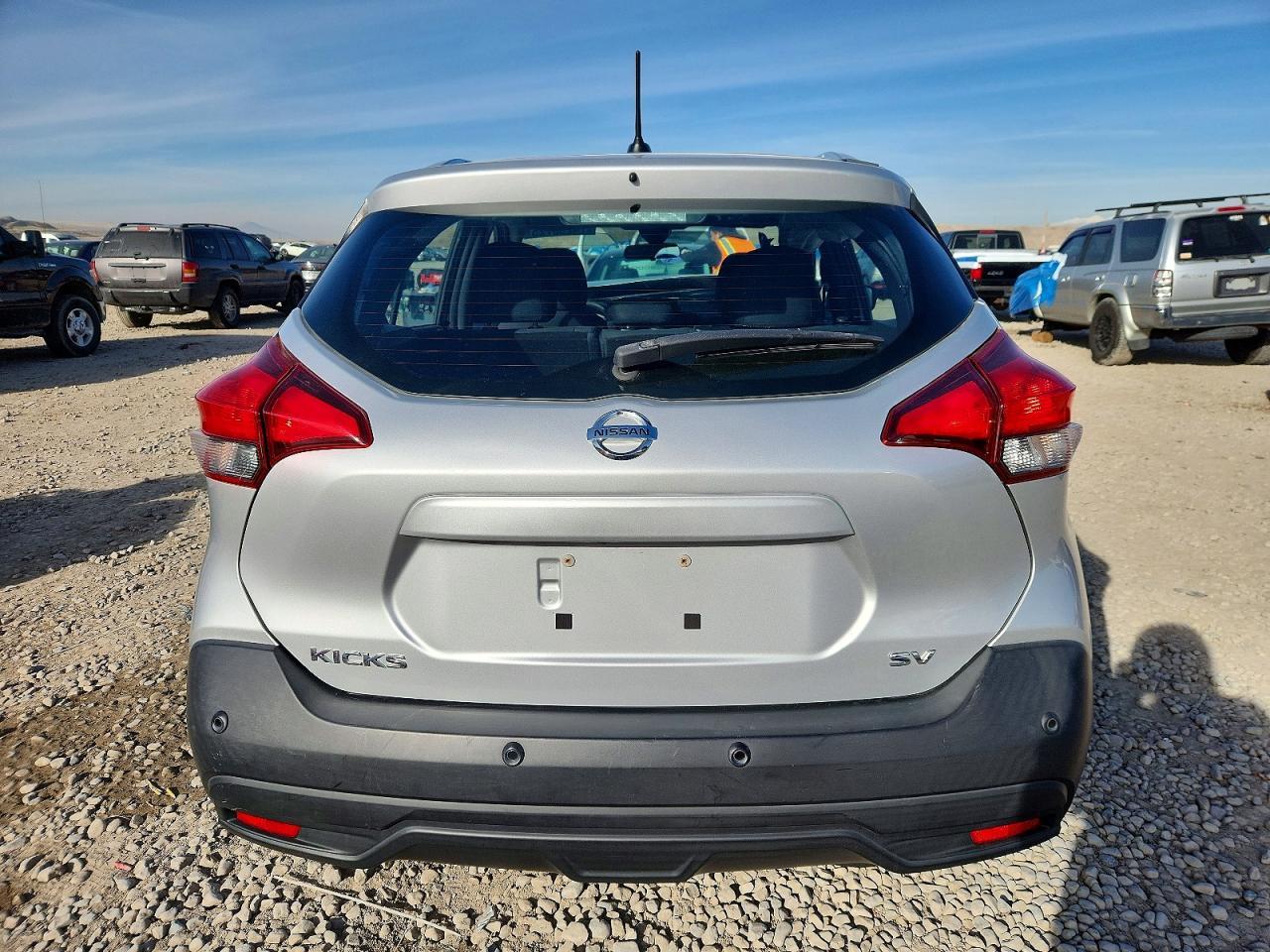 2020 NISSAN KICKS