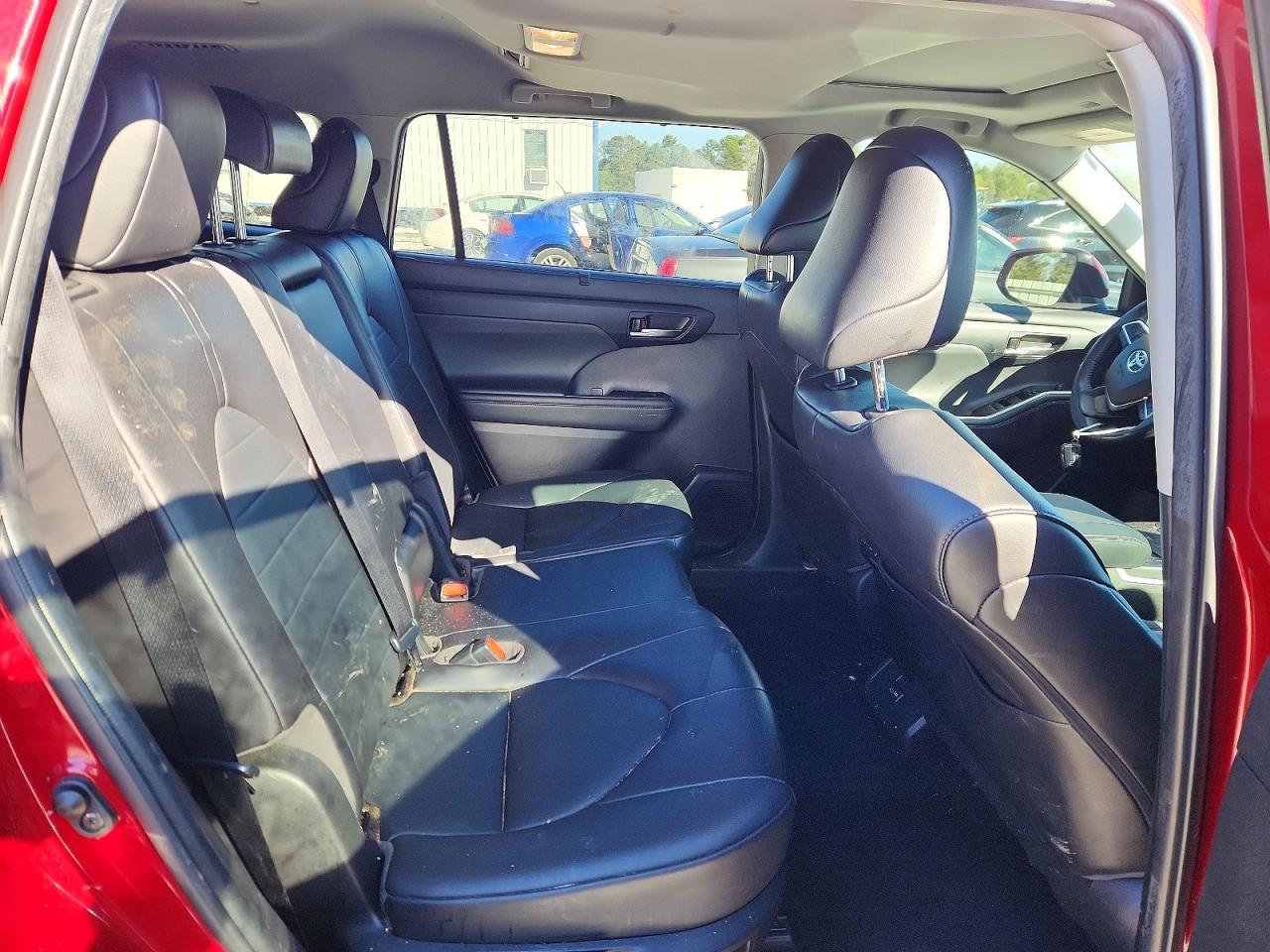 2022 TOYOTA HIGHLANDER