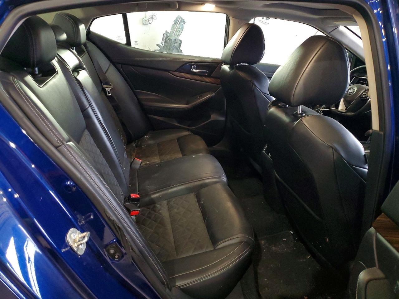2017 NISSAN Maxima