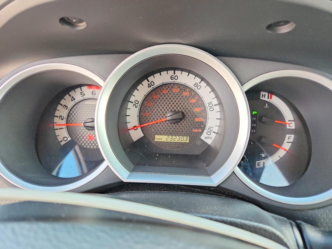 2011 TOYOTA TACOMA