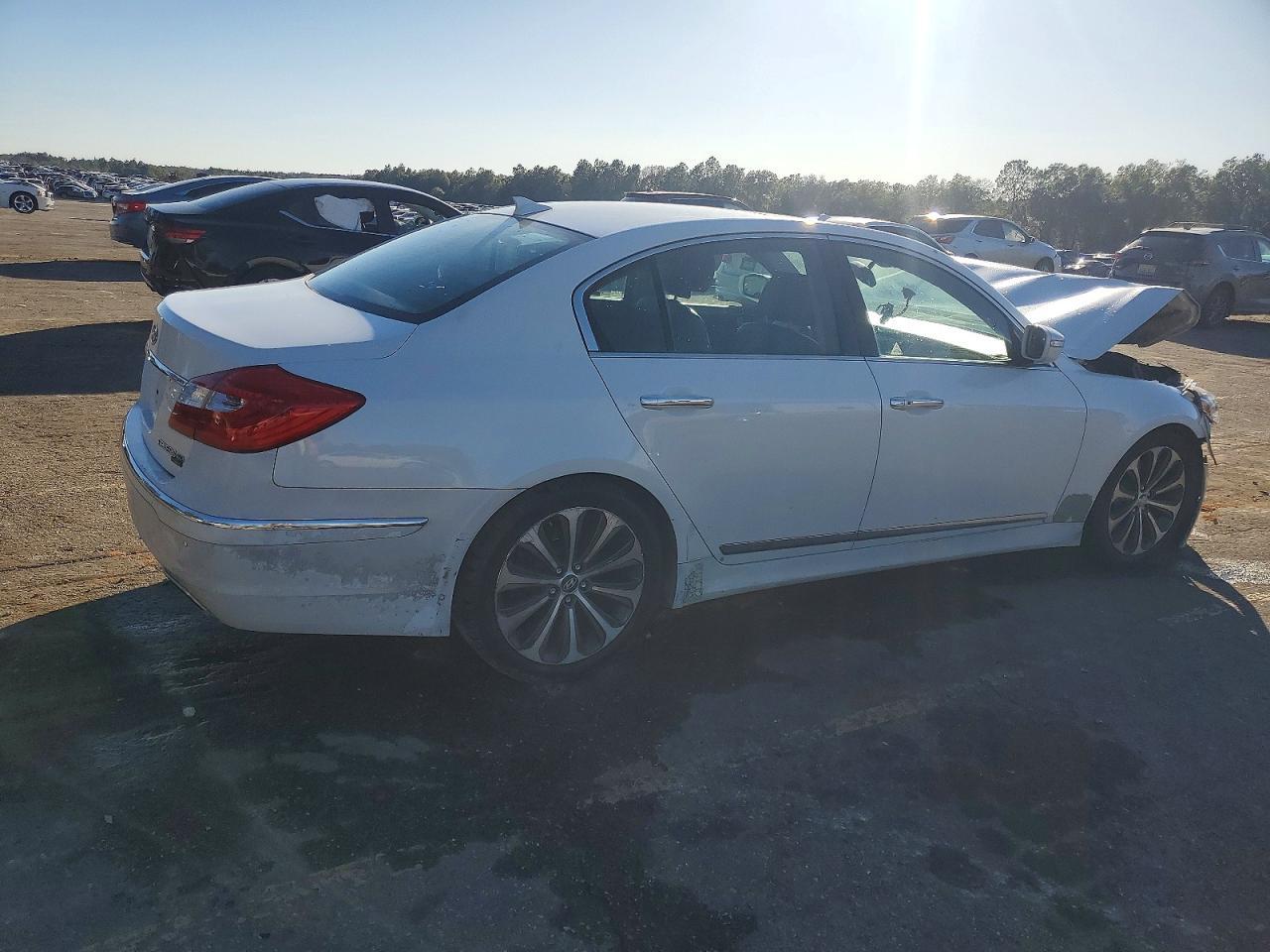 2013 HYUNDAI GENESIS