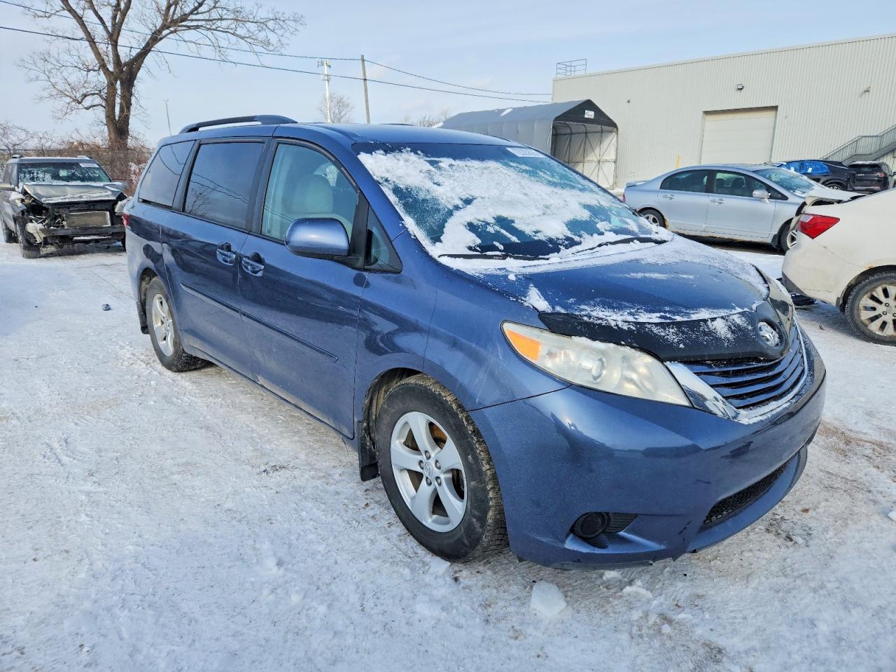 2015 TOYOTA SIENNA
