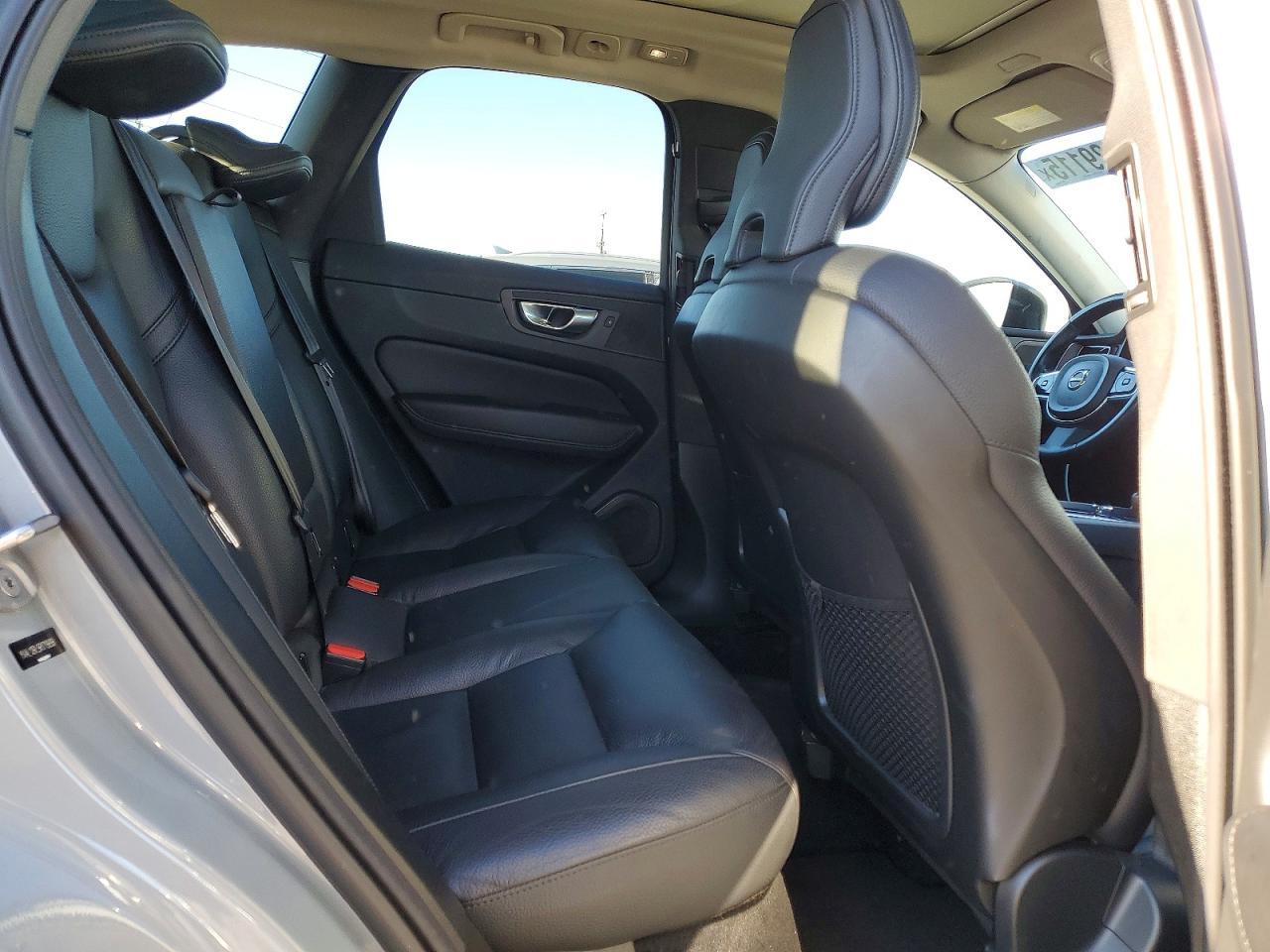 2024 VOLVO XC60