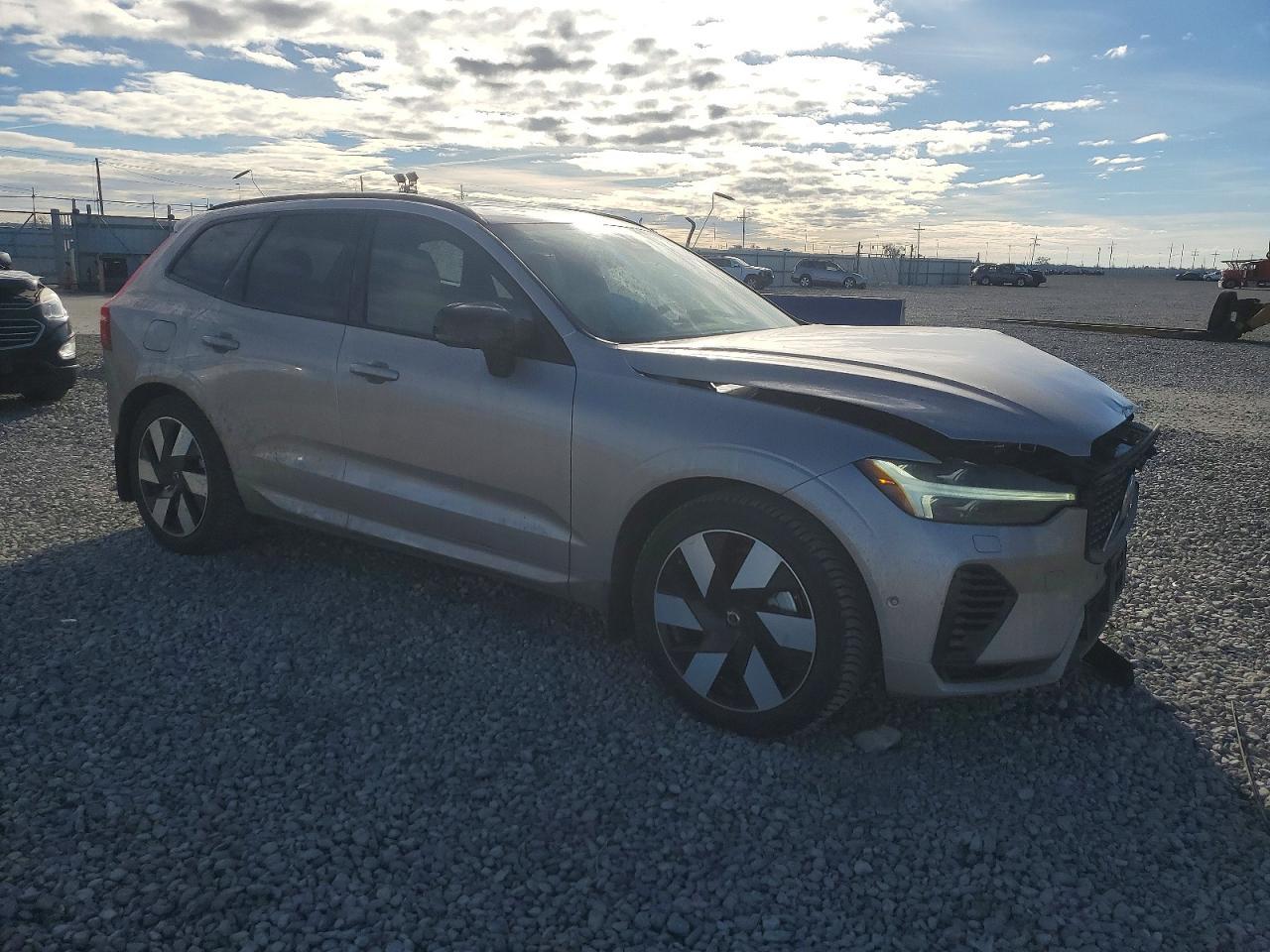2025 VOLVO XC60