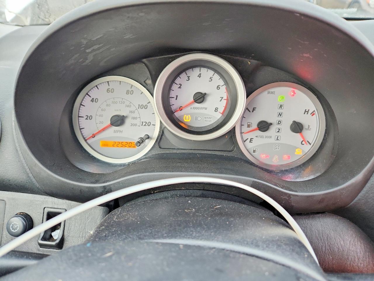 2004 TOYOTA RAV4