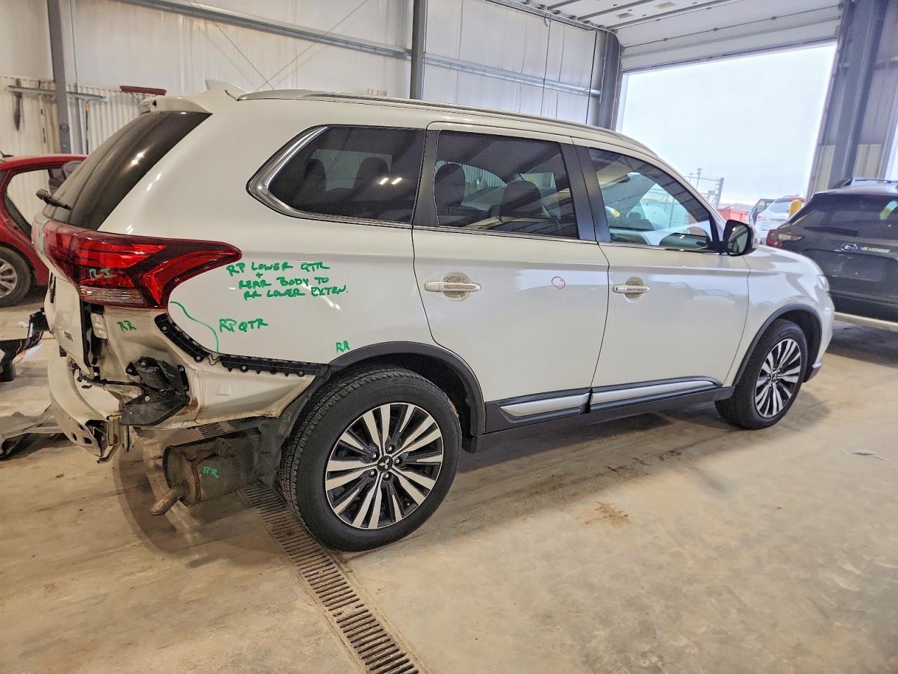 2020 MITSUBISHI outlander