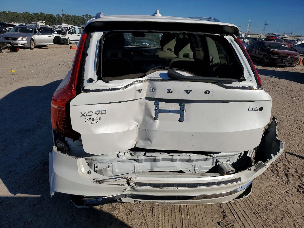 2023 VOLVO XC90