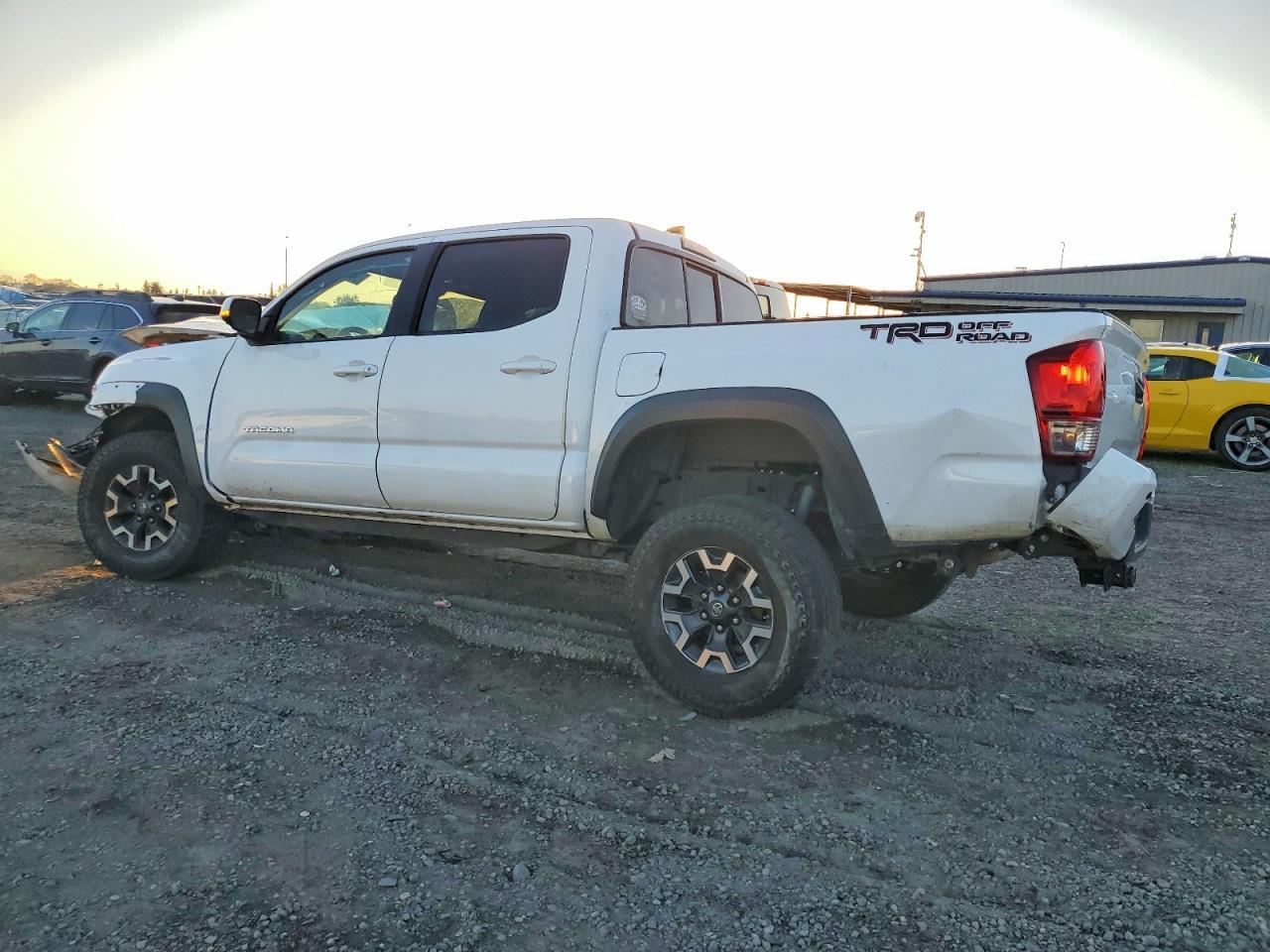 2016 TOYOTA TACOMA
