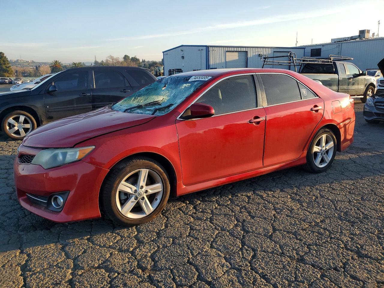 2014 TOYOTA CAMRY