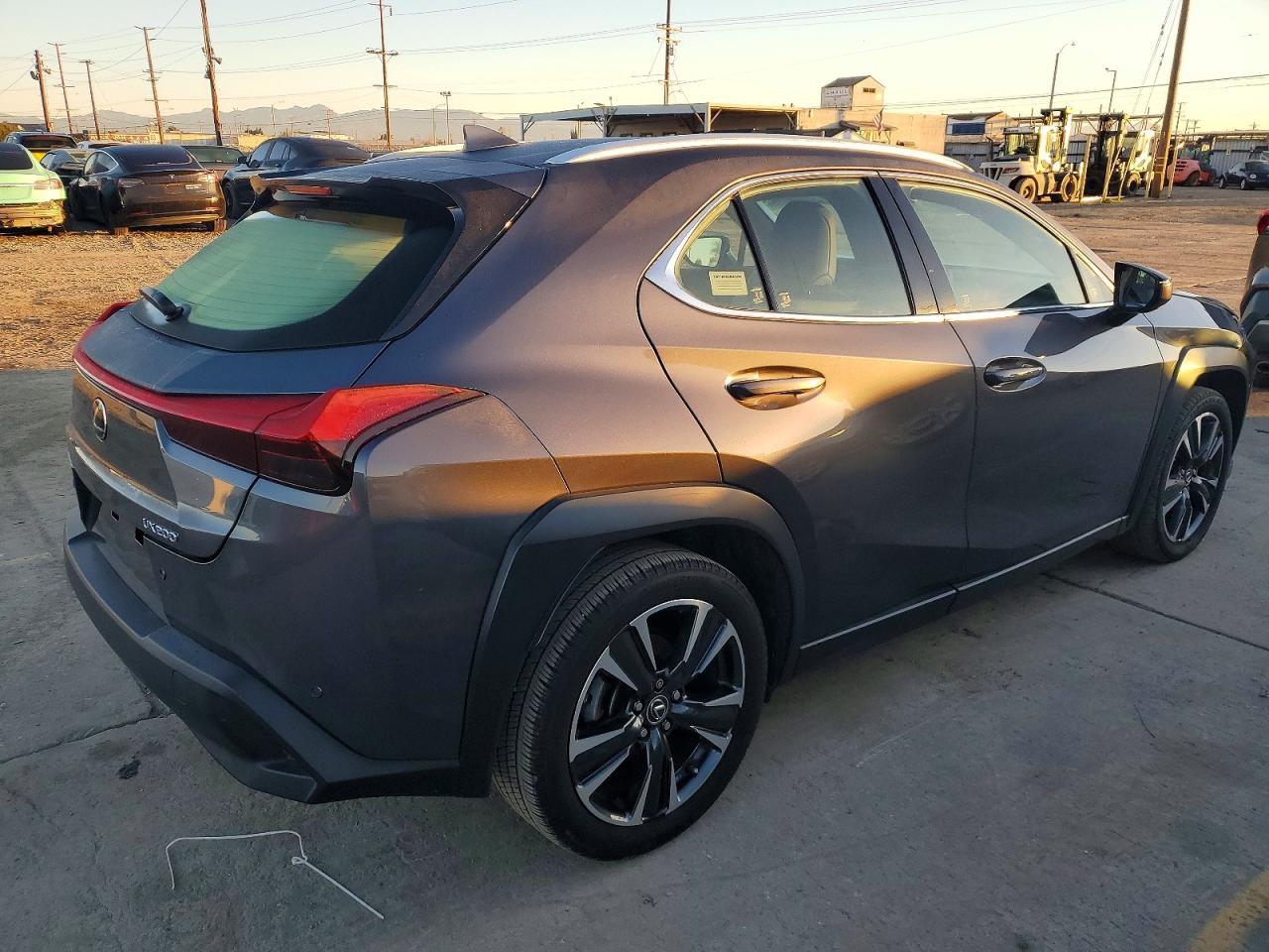 2022 LEXUS UX 200