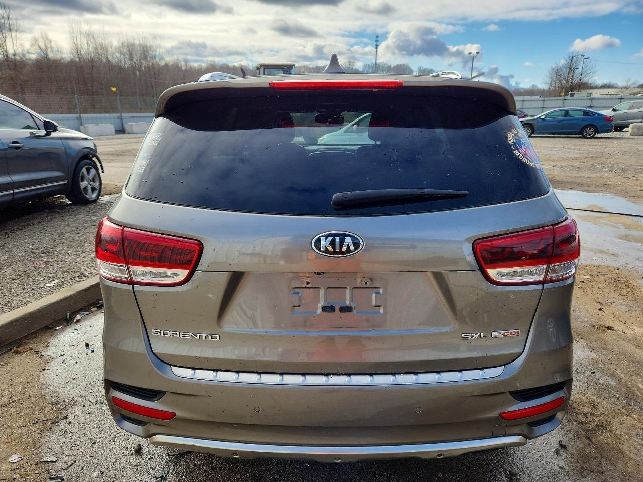 2016 KIA SORENTO