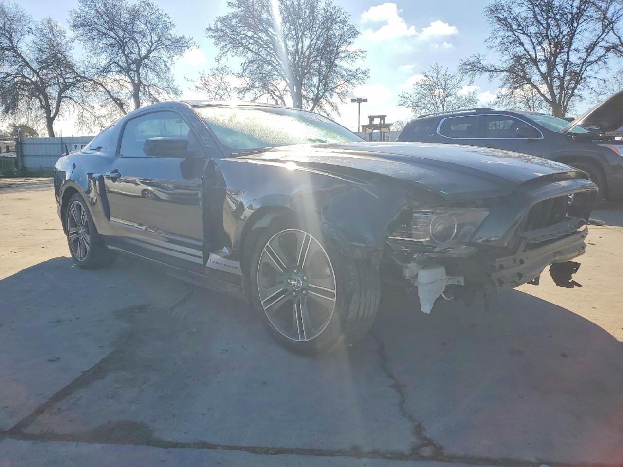 2013 FORD MUSTANG