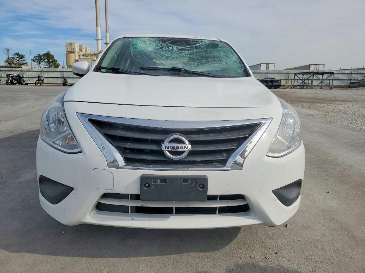 2019 NISSAN VERSA