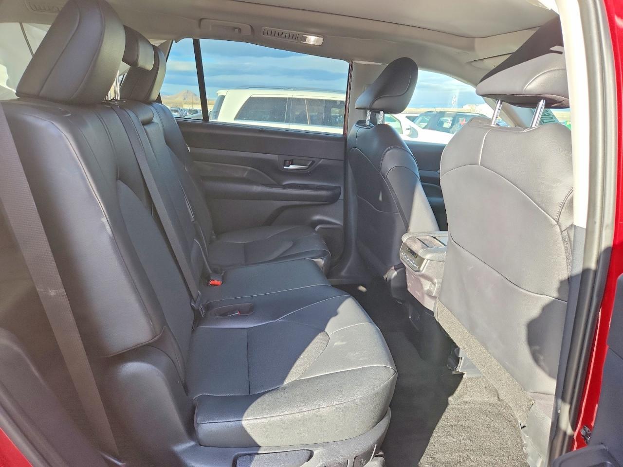 2025 TOYOTA HIGHLANDER