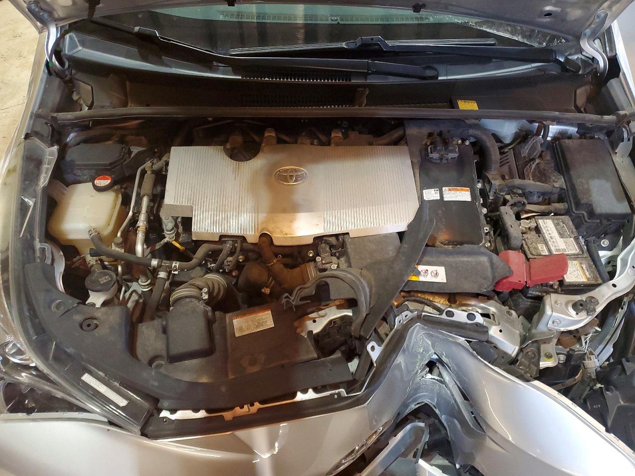 2016 TOYOTA PRIUS