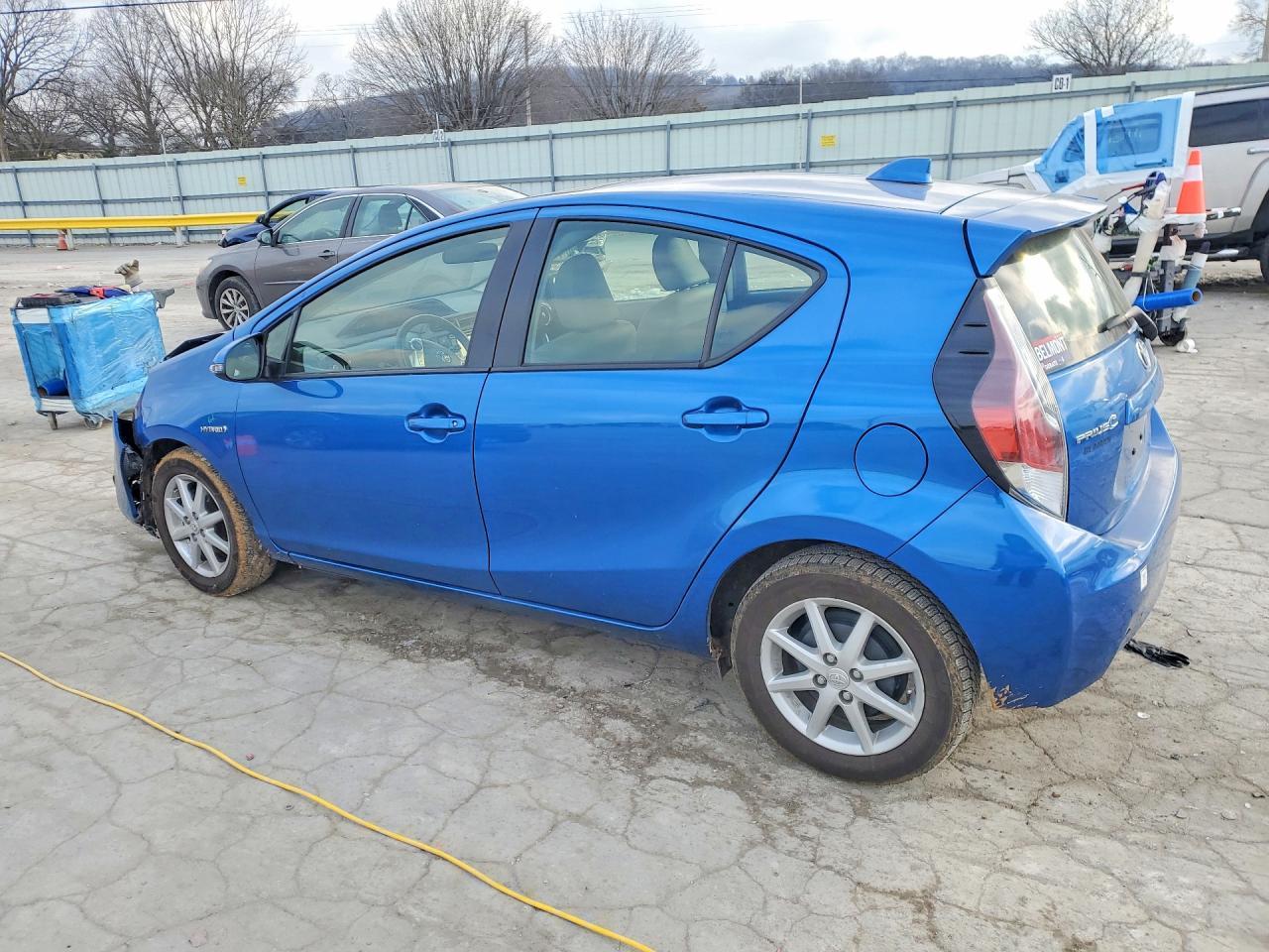2016 TOYOTA Prius c