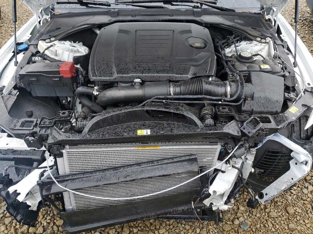 2020 JAGUAR XE