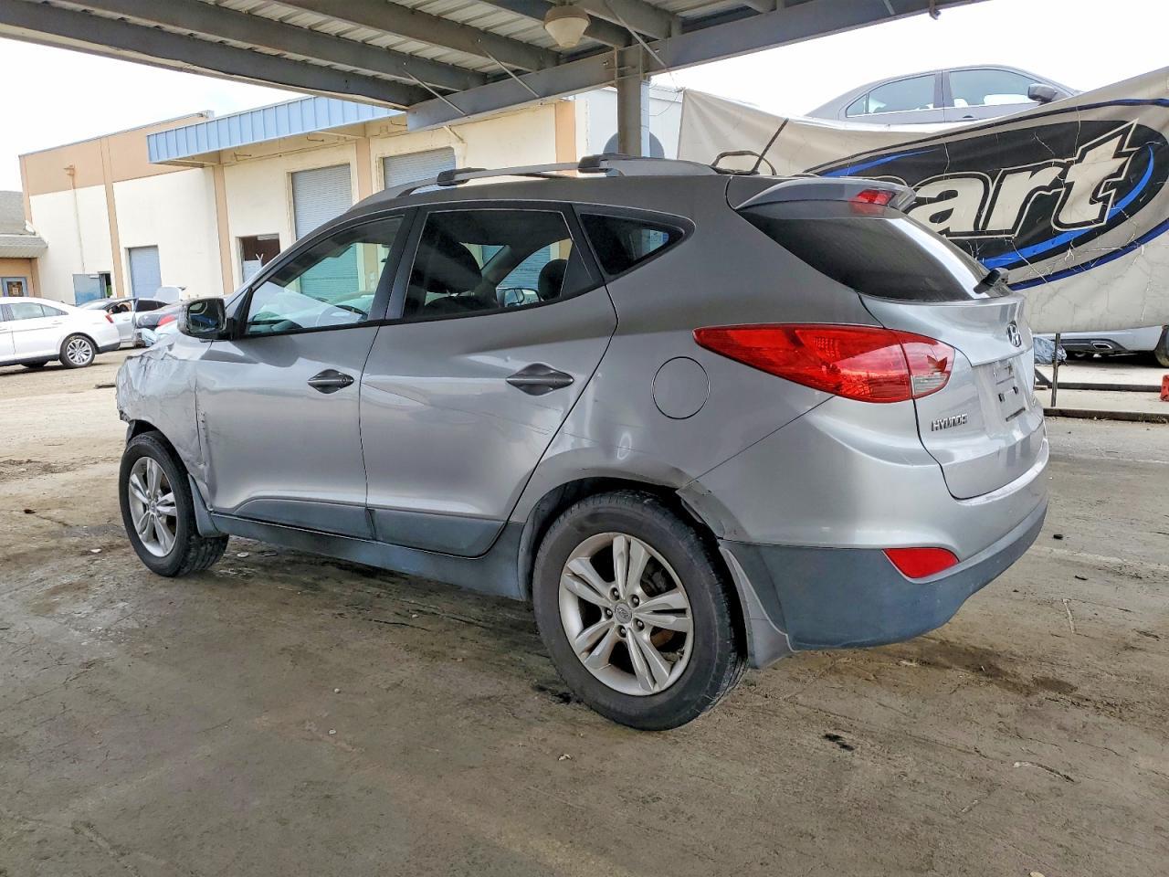 2011 HYUNDAI TUCSON