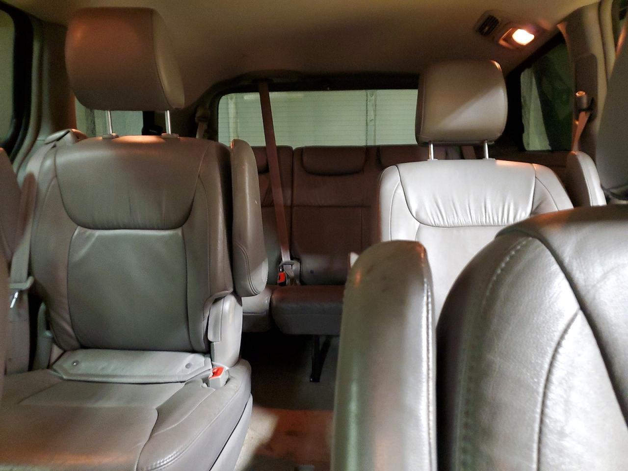2009 TOYOTA SIENNA